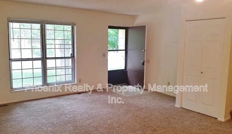 2332 McKinley Ave — Photo 3