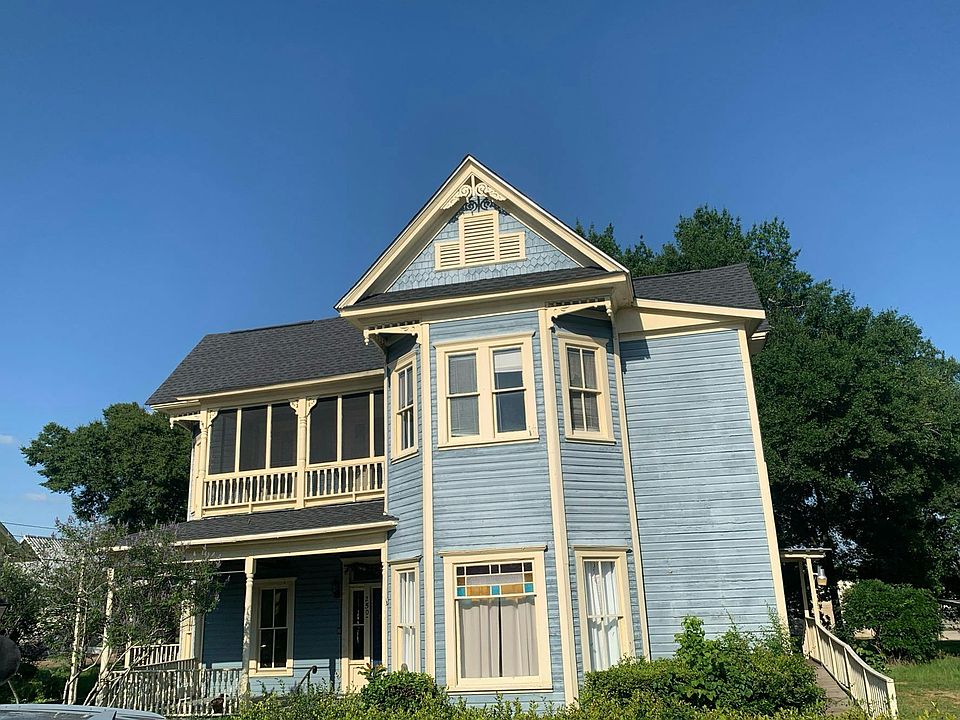 1st image of 250 N Main St
