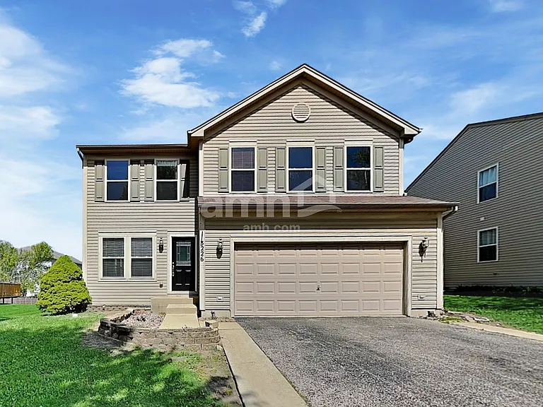 3226 Kenilworth Ln — Photo 1
