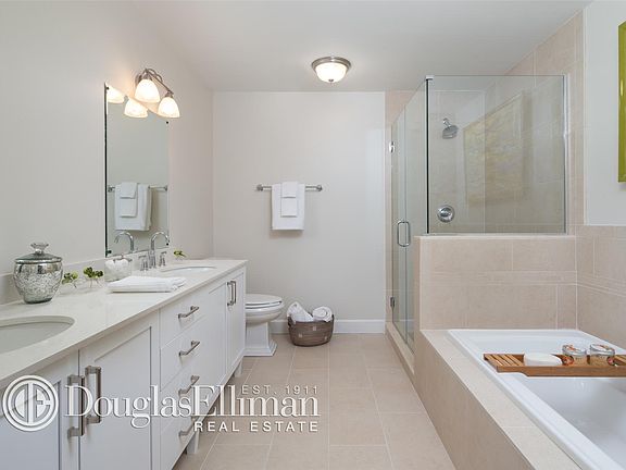 4th image of 10 Byron Pl #406