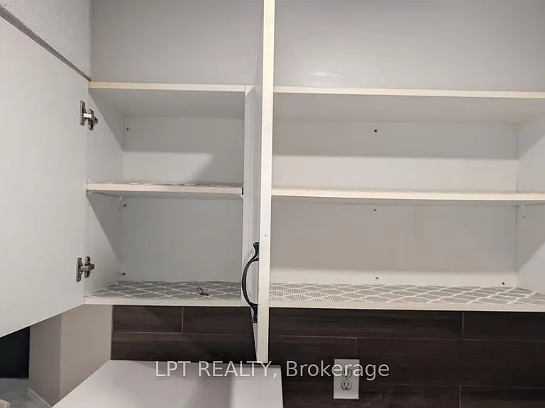 226 Saint Joan Of Arc Ave #BASEMENT — Photo 11
