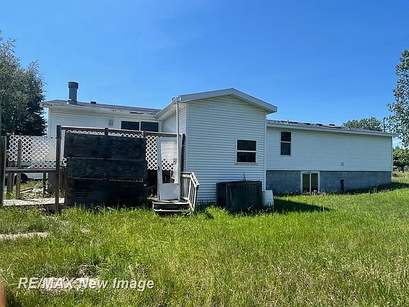 3rd image of 15957 W Burt Rd