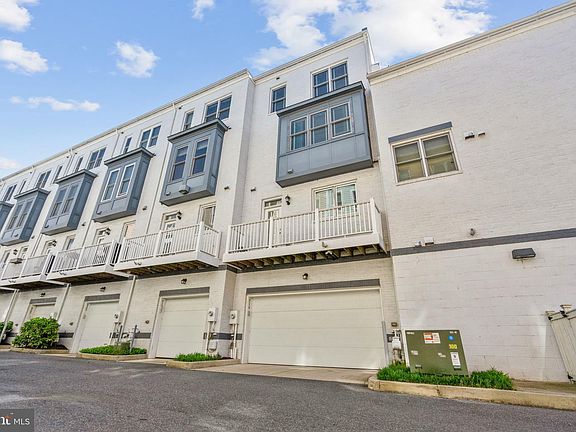 4th image of 916 Pete Jones Way