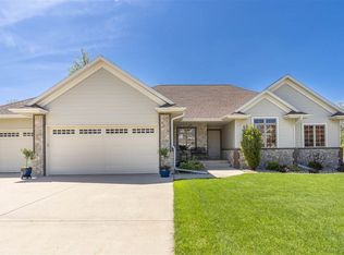 1110 Lake Ridge Dr, Cedar Falls, IA 50613