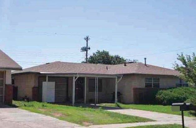 2nd image of 2033 Gerry Dr