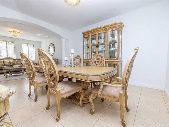 3rd image of 7615 SW 193rd Ln