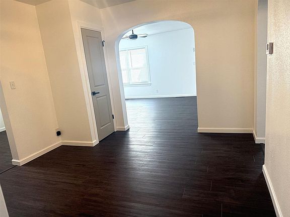4th image of 920 N 3rd St