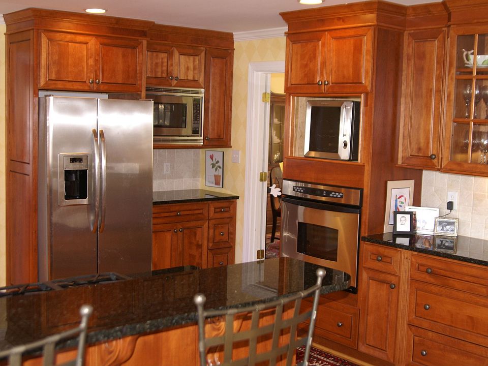 2nd image of 304 Lake Boone Trl