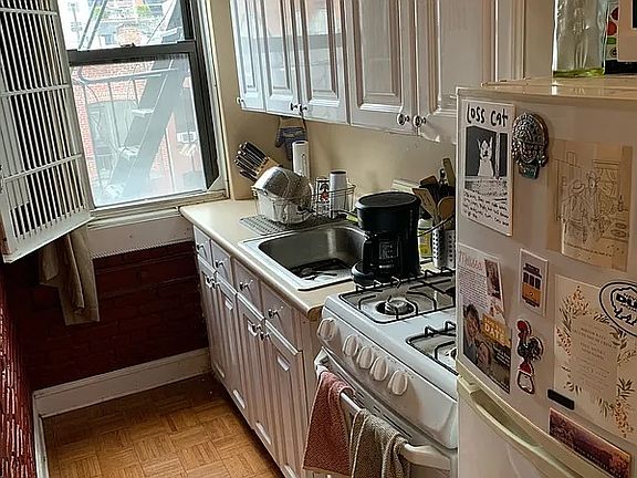 4th image of 512 E 82nd St APT 5C