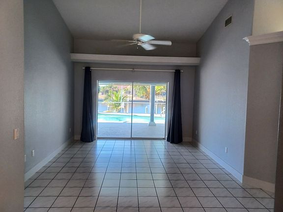 3rd image of 4416 SW 24th Ave