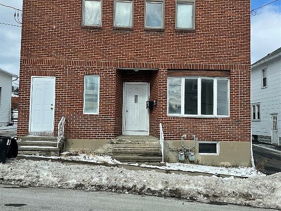 2nd image of 819 Pine St #1
