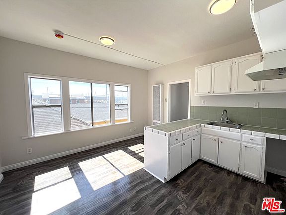 2nd image of 345 W 45th St APT 7