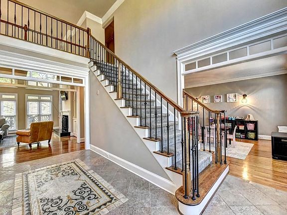 2nd image of 5265 Linnadine Way