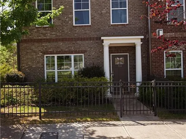 910 Westmoreland Cir NW, Atlanta, GA 30318