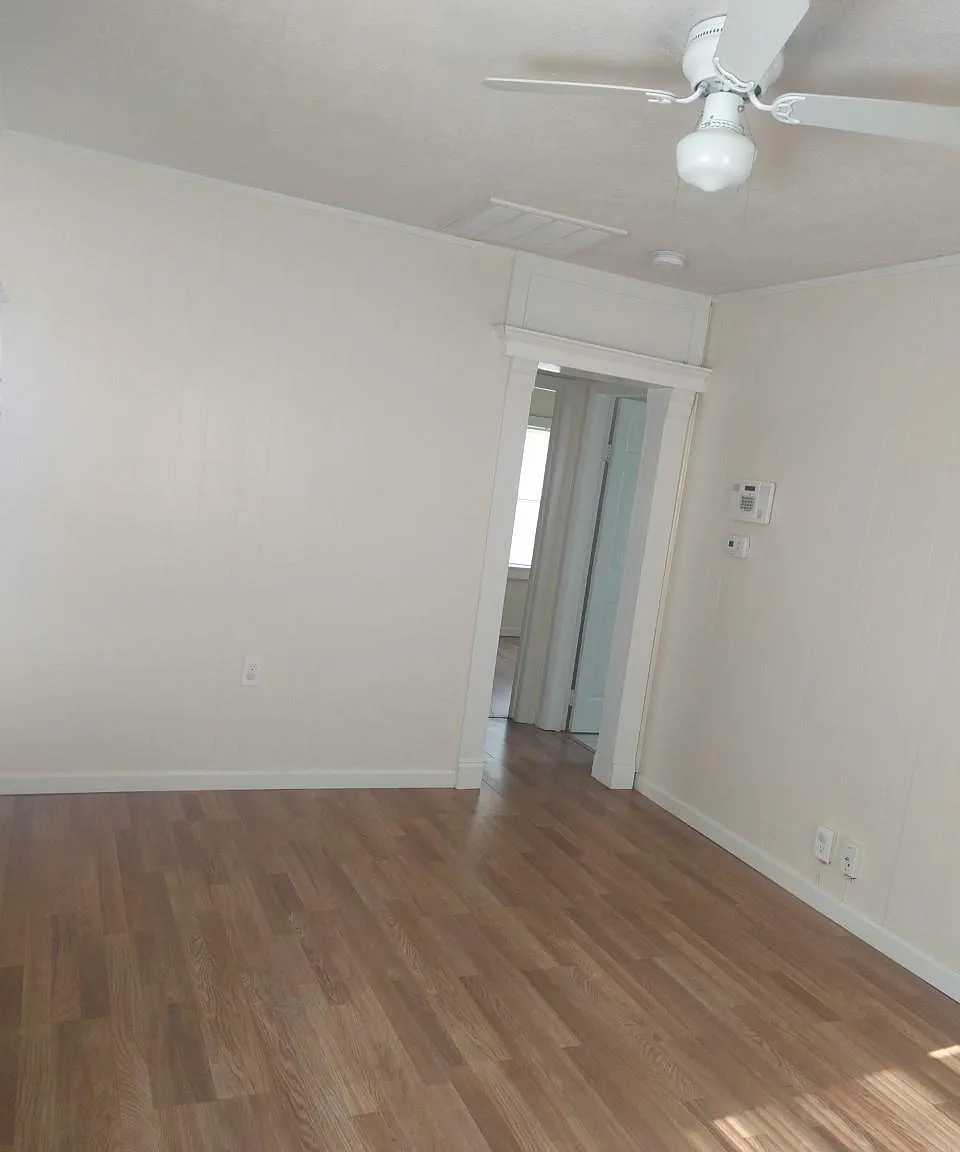 2 bed, 900 sqft, $1,350 — Photo 2
