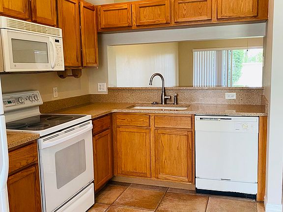 5th image of 1427 Hampton Park Ln