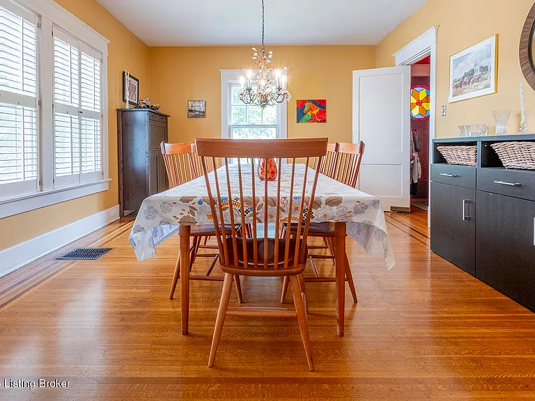 2424 Longest Ave — Photo 9