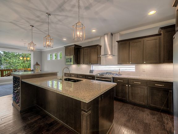 4th image of 13415 185th Avenue Ct E