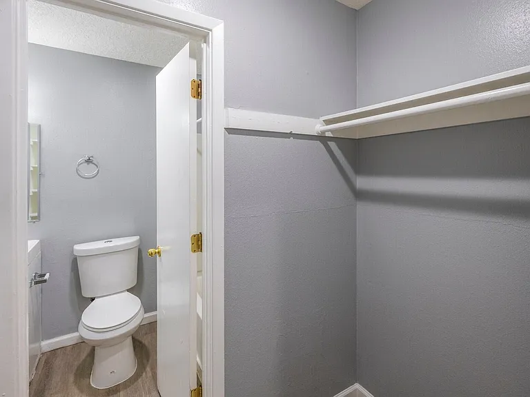 ALL UTILITIES INCLUDED $815 — Photo 15