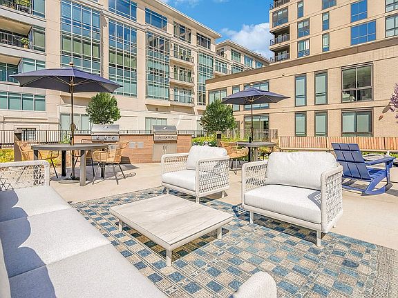 5th image of 421 N Pennsylvania St #531