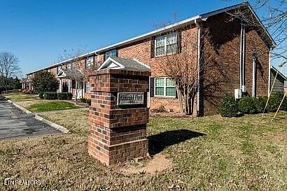 2nd image of 481 Broome Rd APT 309