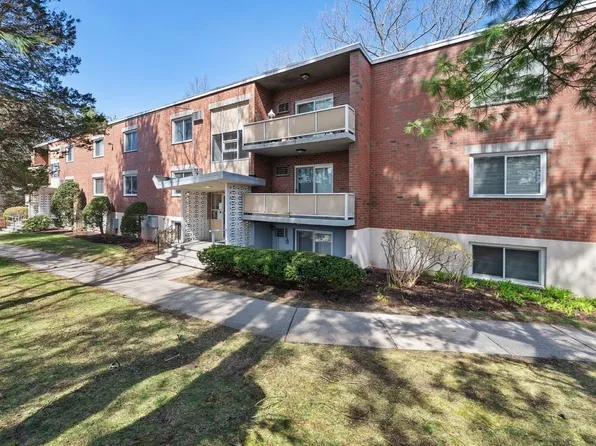 35 Jacqueline Rd APT C, Waltham, MA 02452