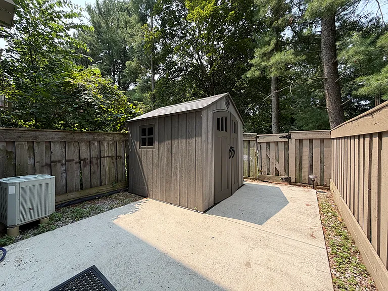 20503 Strath Haven Dr — Photo 28