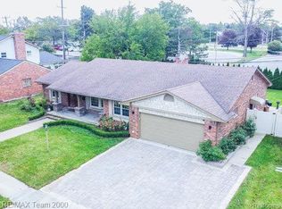 23259 Beechcrest St, Dearborn Heights, MI 48127