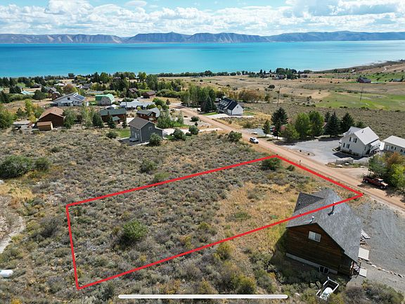 3rd image of 202 Lewis Loop