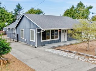 5565 Palisades Dr, Lincoln City, OR 97367