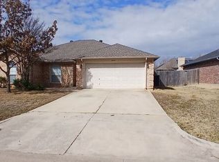 3909 Periwinkle Dr, Fort Worth, TX 76137