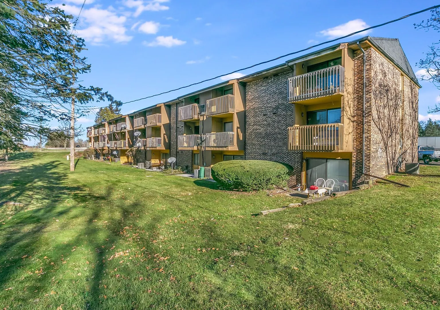 Southtree Apartments (Southtree LLC) — Photo 1