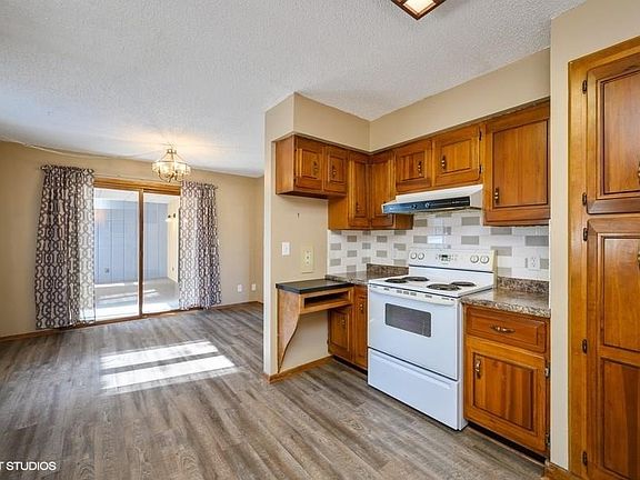 5th image of 207 W Jackson St