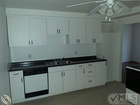 OPEN KITCHEN.jpg