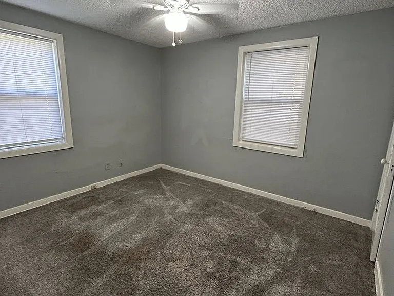 468 Fieldcrest Dr — Photo 8