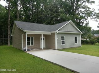 111 E Oliver St, Whiteville, NC 28472