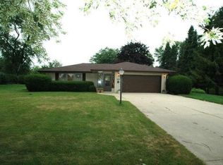 8225 S 13th St, Oak Creek, WI 53154