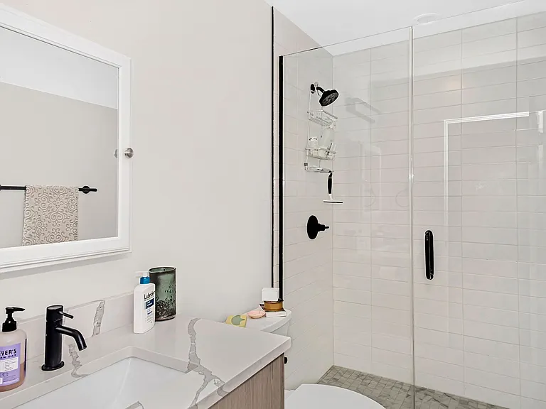 1218 W Lexington St — Photo 43