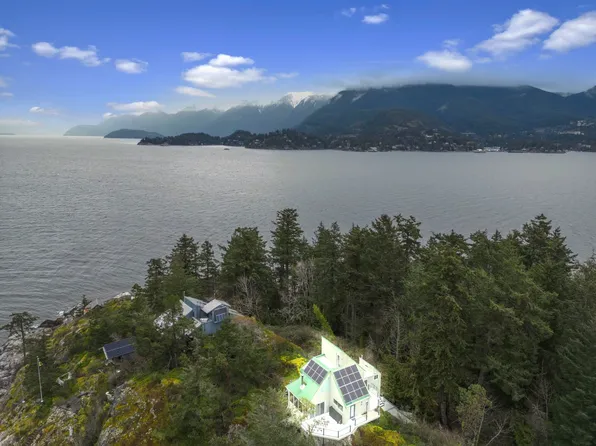 28 Passage Is, Vancouver, BC V7W 1V7