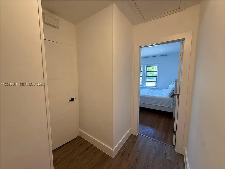 1719 Hayes St — Photo 8
