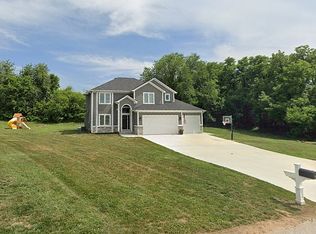 19212 Clark Ct, Lexington, MO 64067