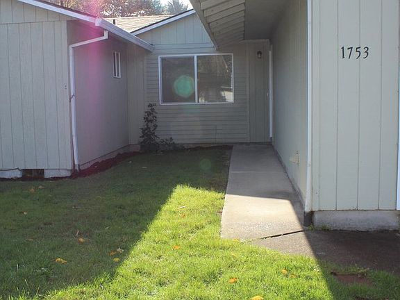 3rd image of 1753 NE 17th Ave