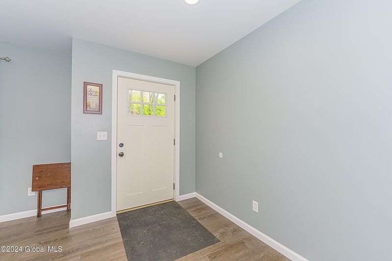 5th image of 3 Willow Lane