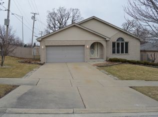 8620 Steeple Hill Dr, Hickory Hills, IL 60457