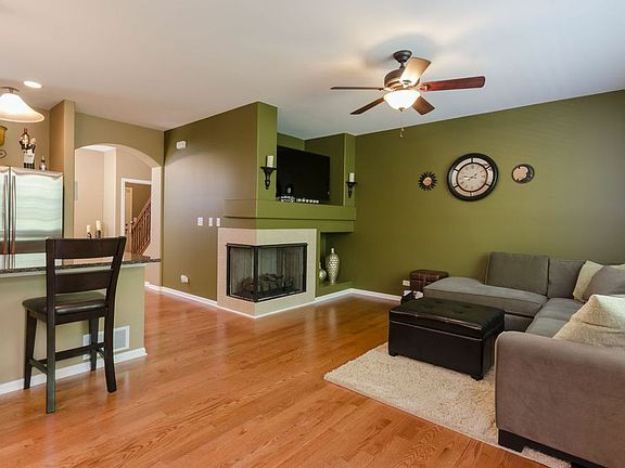 3rd image of 266 Remington Dr