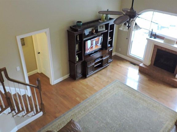 4th image of 153 Meadow View Dr