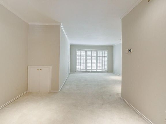 5th image of 3003 Mahanna Springs Dr APT A