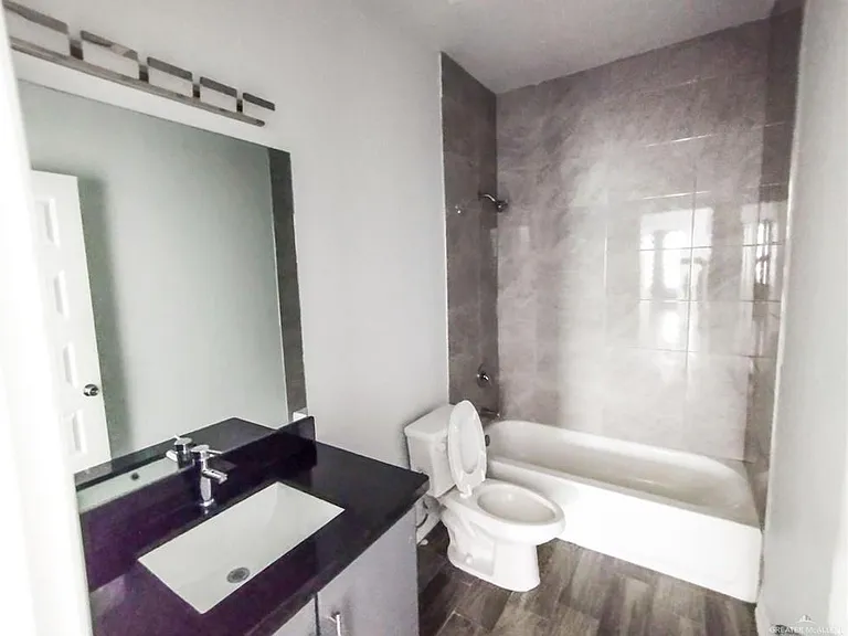 1001 N Maryland St #2 — Photo 10
