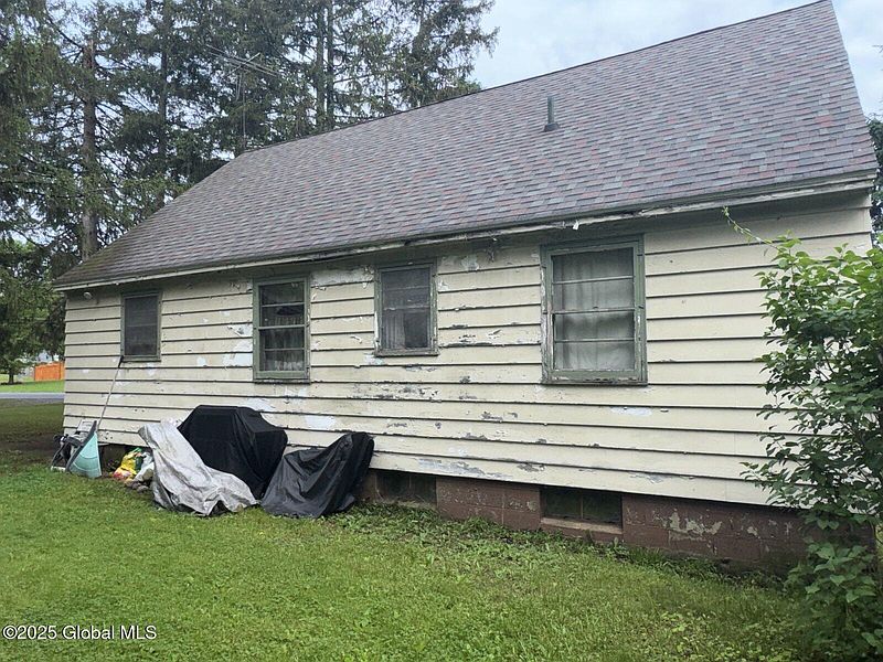 5th image of 18 Meadowbrook Road