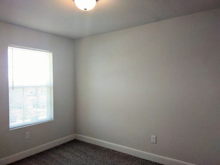 6315 Melanzane Ave #1 — Photo 34